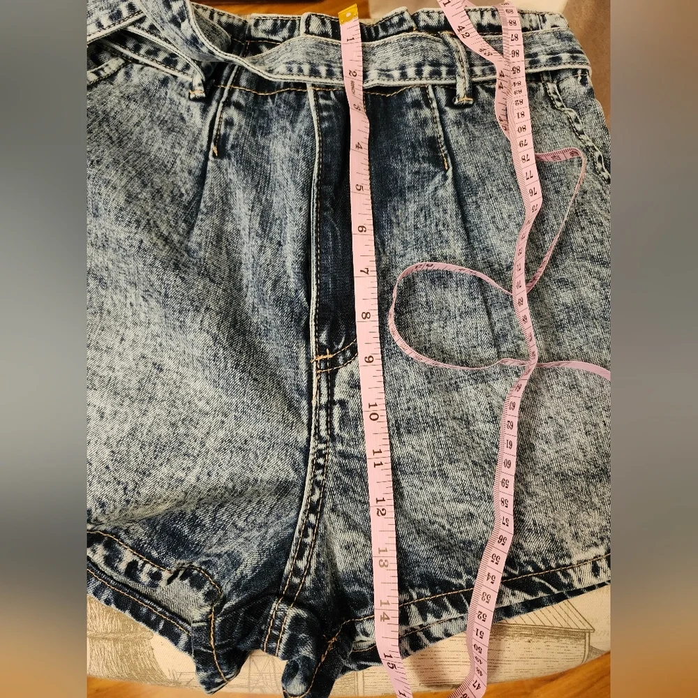 Denim Acid Wash Shorts Sz 26 Hi Waist/ Elastic On Back/ Front Tie/ Pockets - Picture 6 of 7